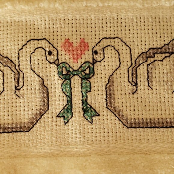 Set of 2 Guest Towels - Picture 2 of 3